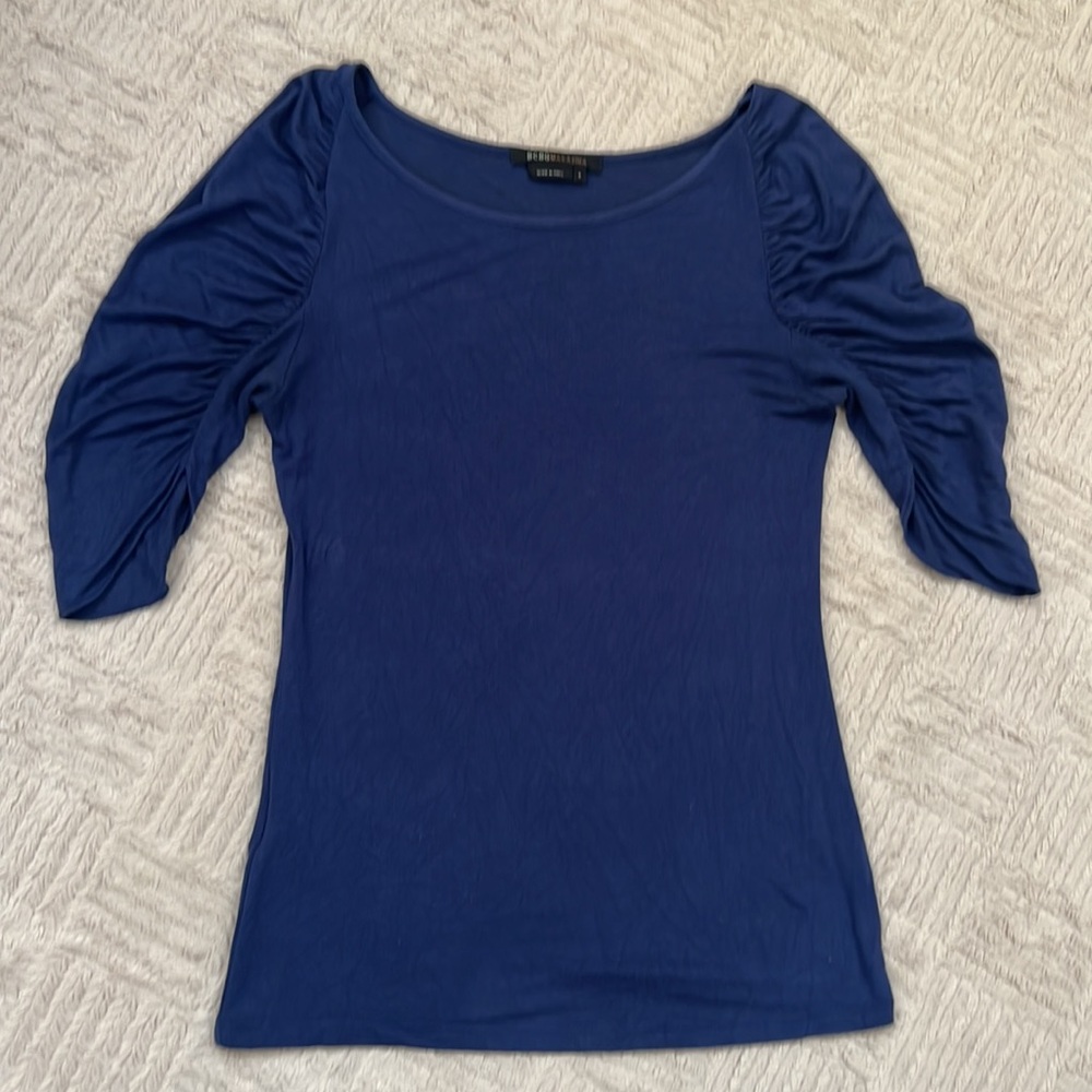 BCBG top round scoop neckline, 1/2 sleeve rouched, Size Small